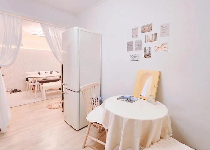 Villa Easel House