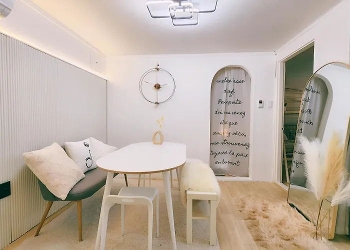 Easel House Villa *